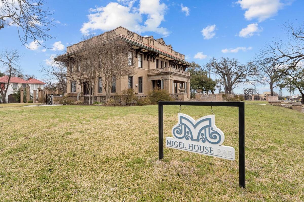 Historic Migel House In Downtown Waco Villa ภายนอก รูปภาพ