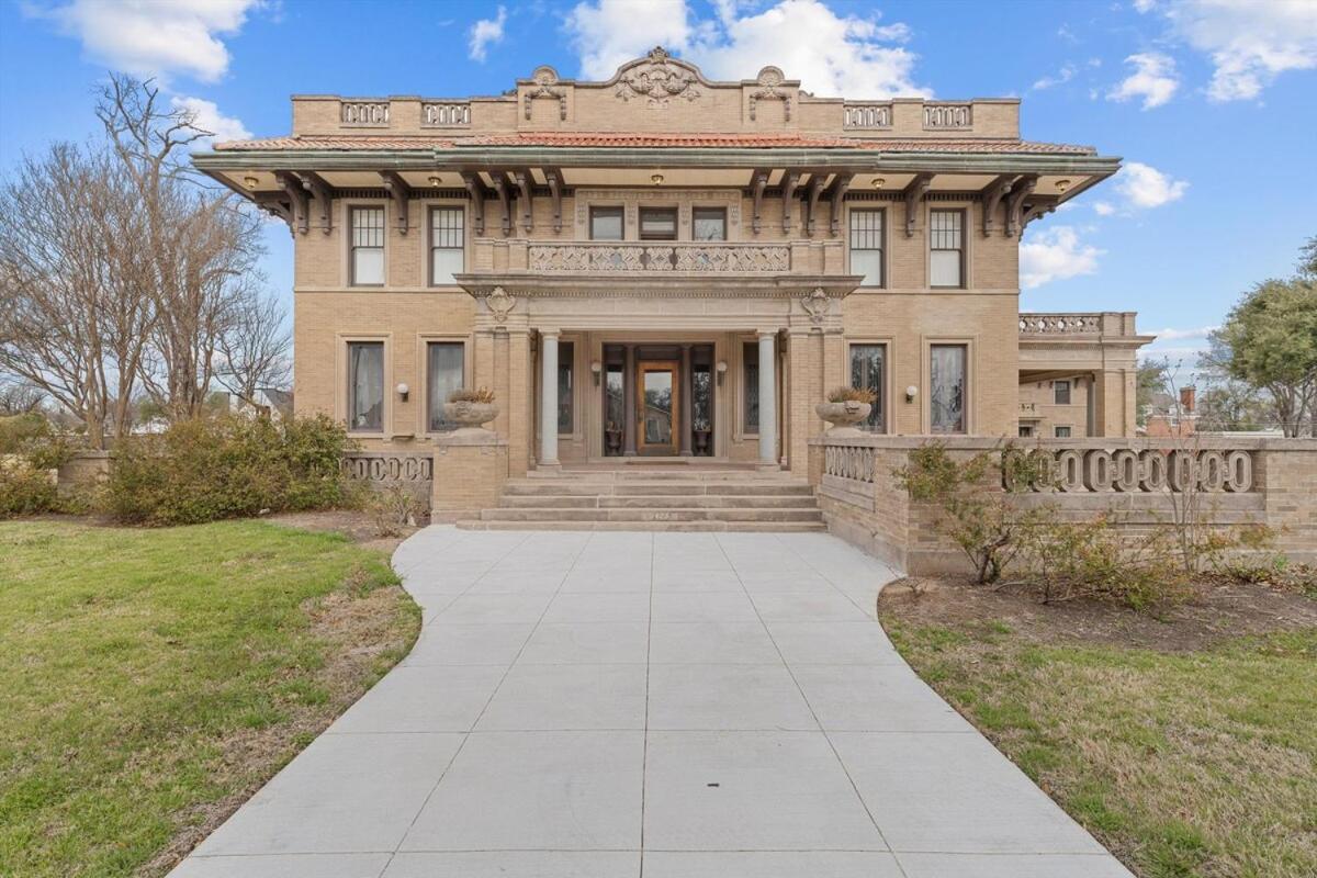 Historic Migel House In Downtown Waco Villa ภายนอก รูปภาพ